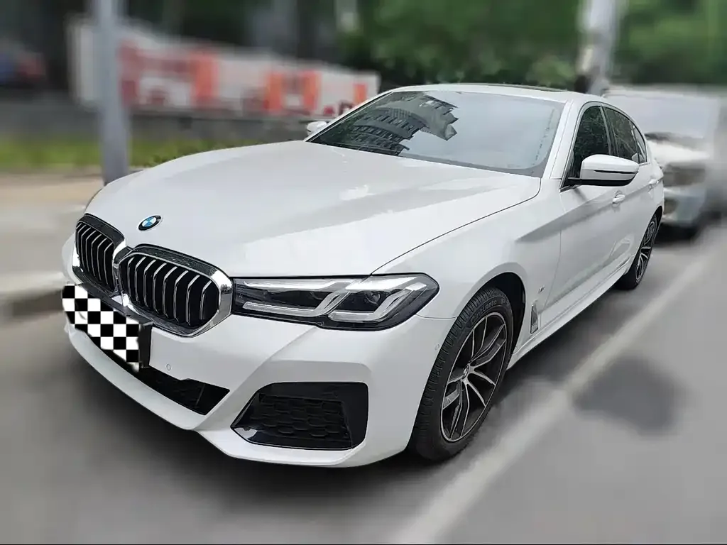 BMW 5 Series — фото 1