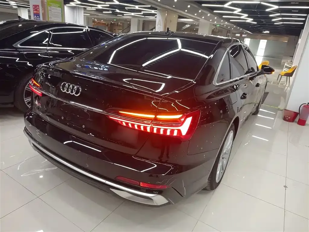 Audi A6L — фото 7