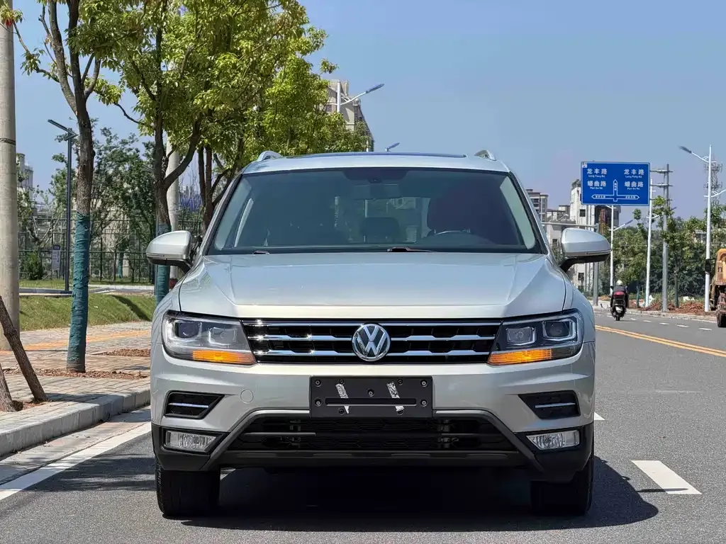 Volkswagen Tiguan L — фото 4