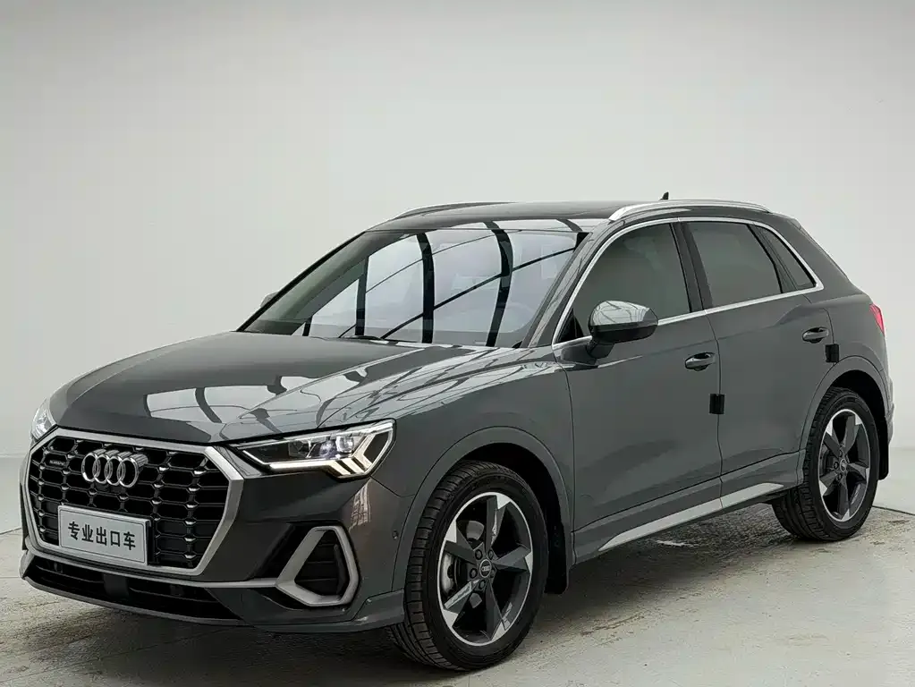 Audi Q3 — фото 1