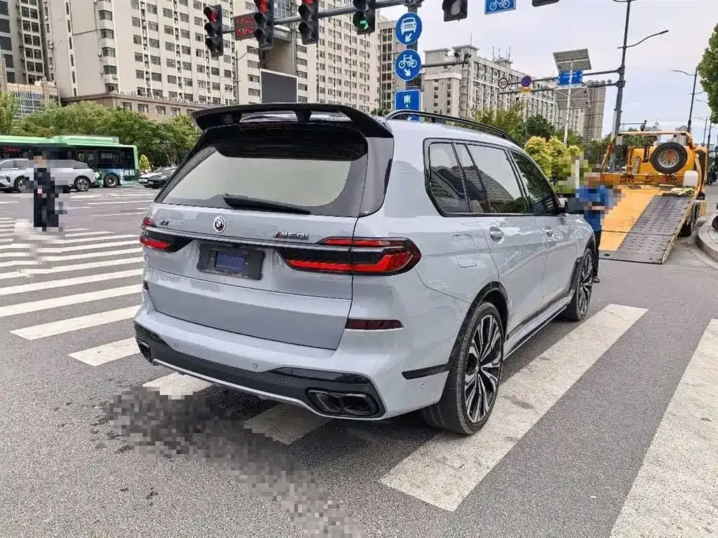 BMW X7 M60i 2023 из CN, фото 6