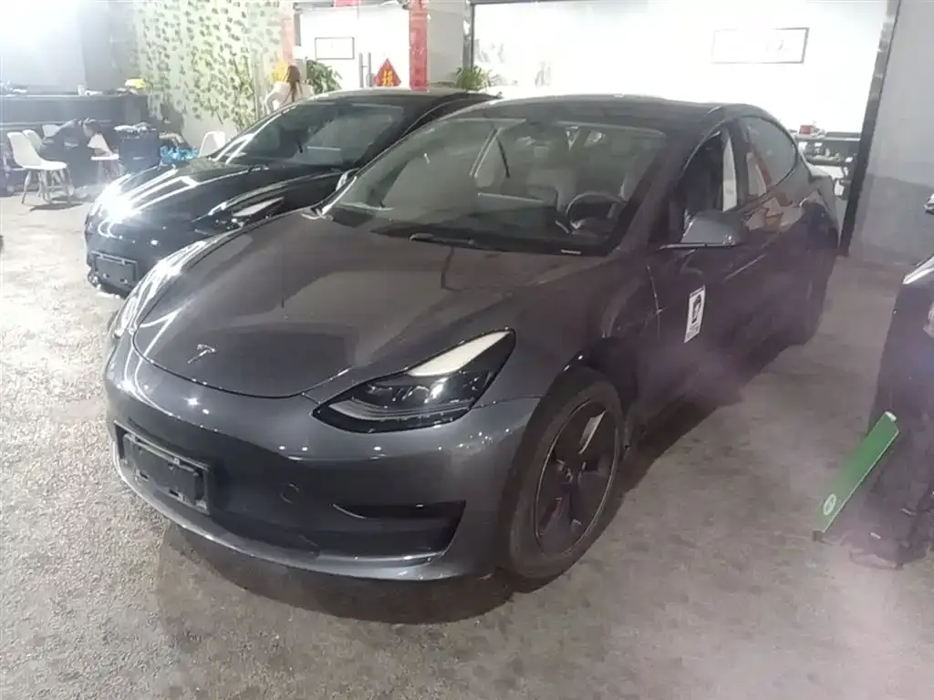 Tesla Model 3 — фото 2