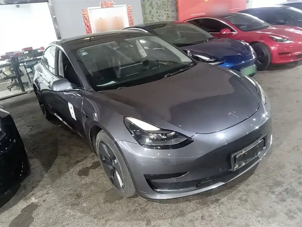 Tesla Model 3 — фото 5