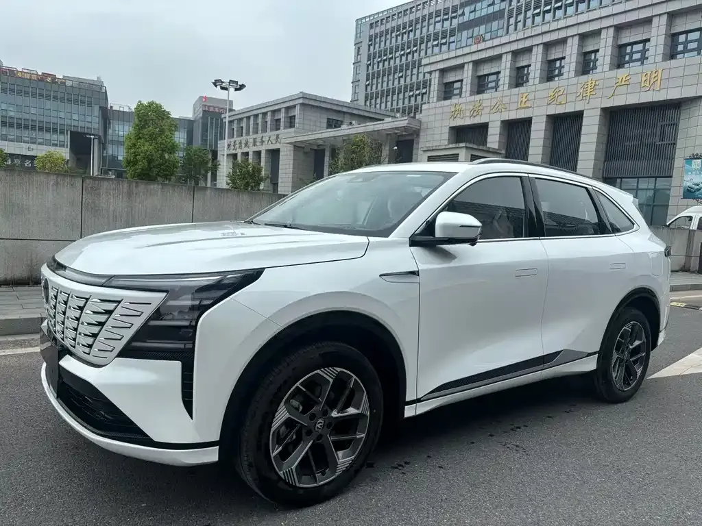 Changan CS75PLUS — фото 1