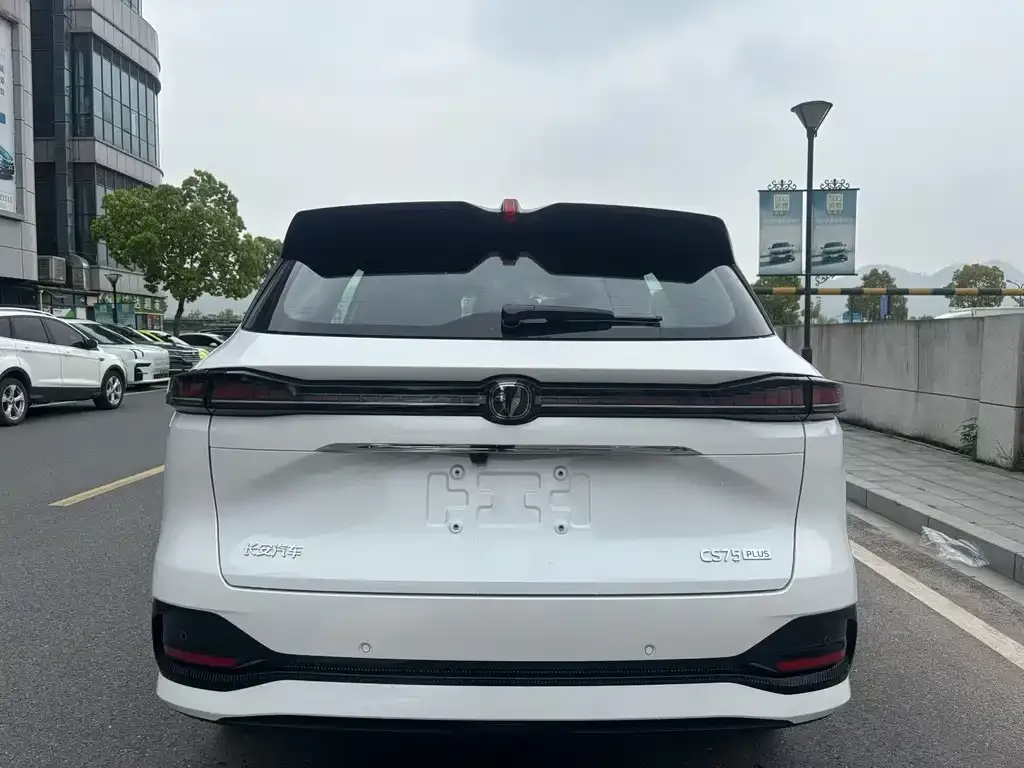 Changan CS75PLUS — фото 9