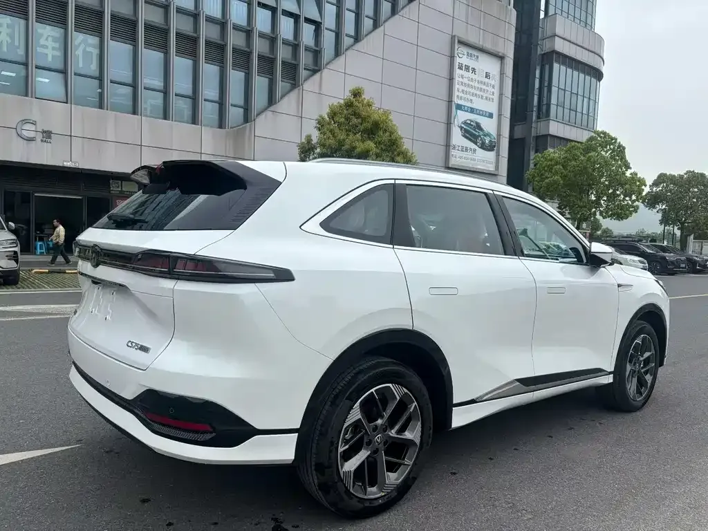 Changan CS75PLUS — фото 8