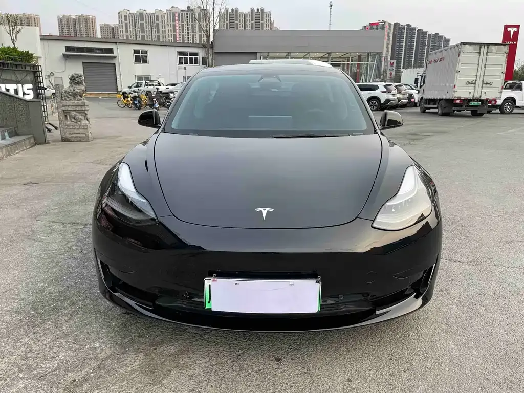 Tesla Model 3 — фото 10
