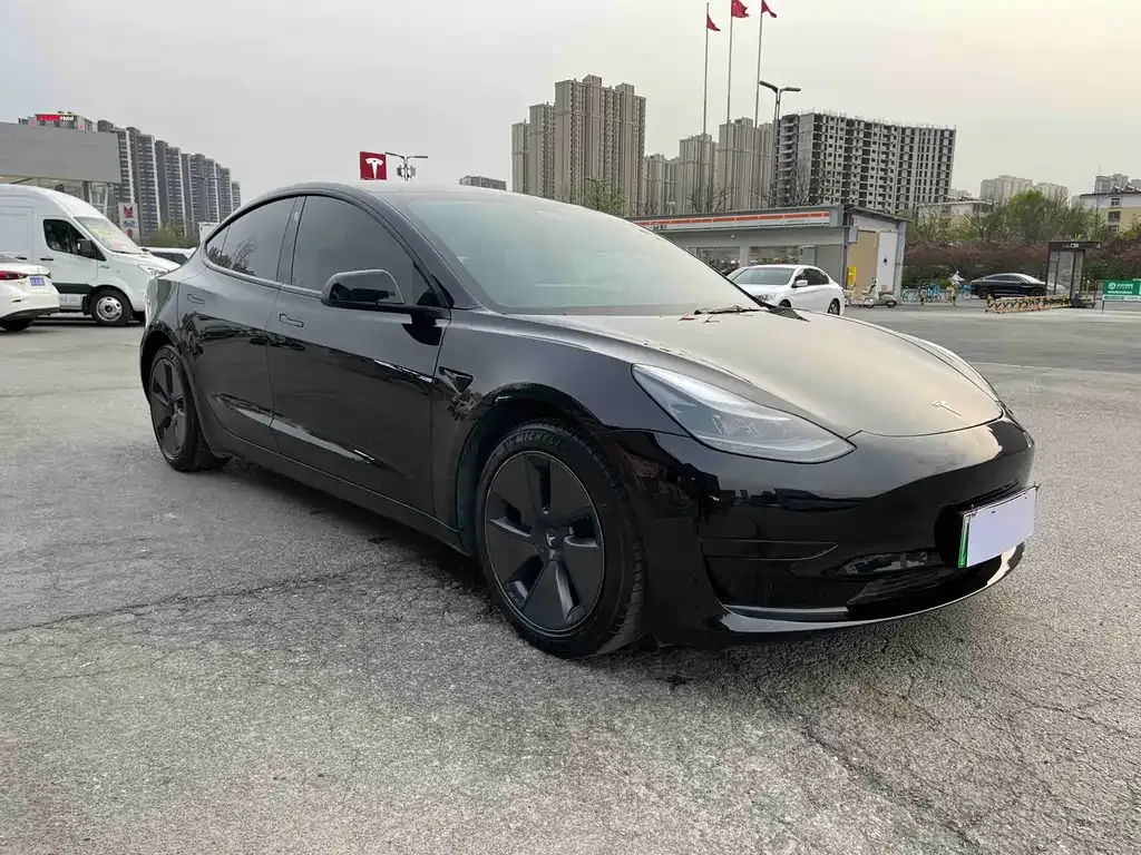 Tesla Model 3 — фото 6