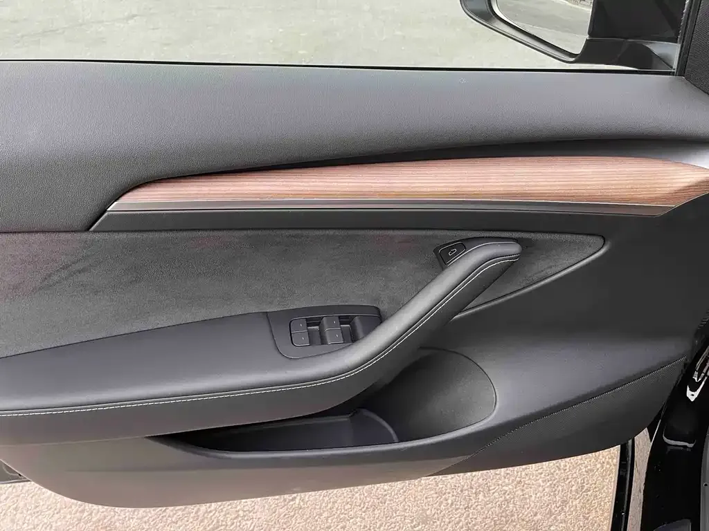 Tesla Model 3 — фото 3
