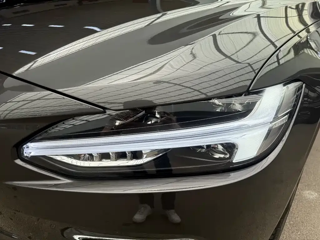 Volvo S90 — фото 7