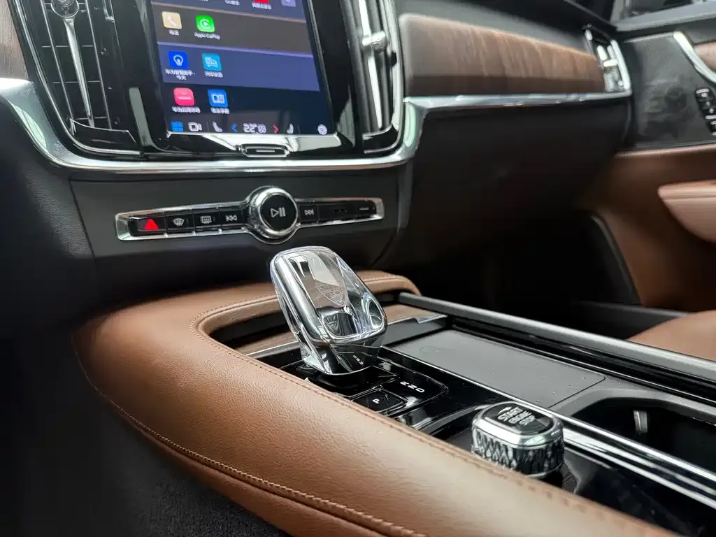 Volvo S90 — фото 4