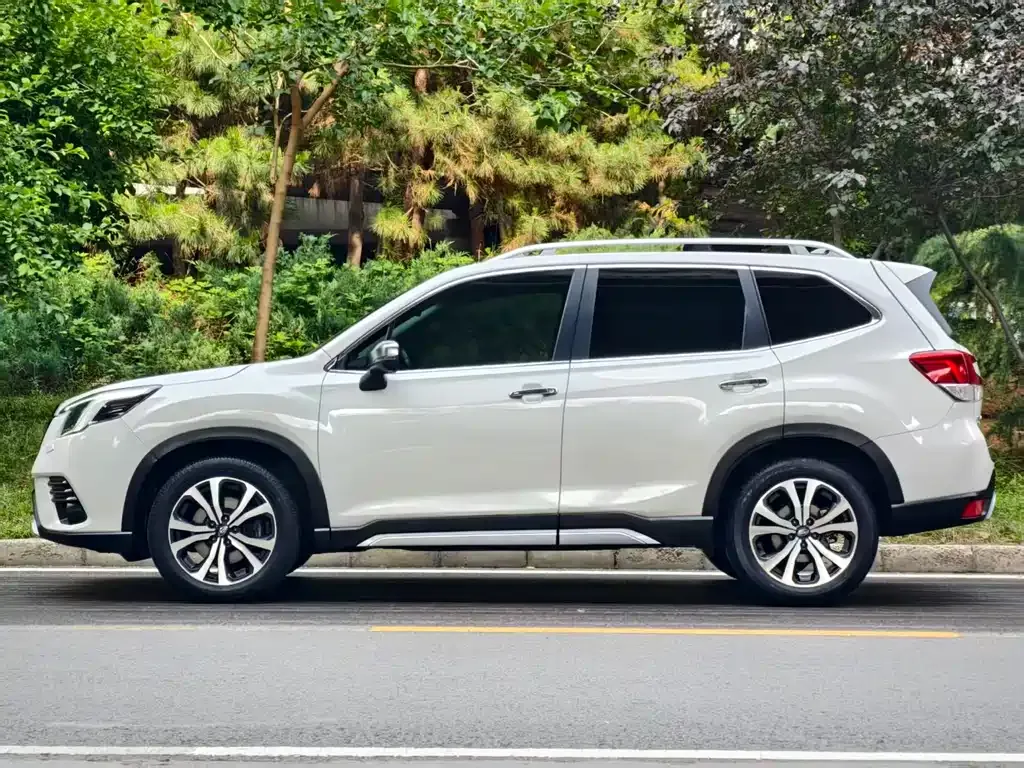Subaru Forester — фото 10