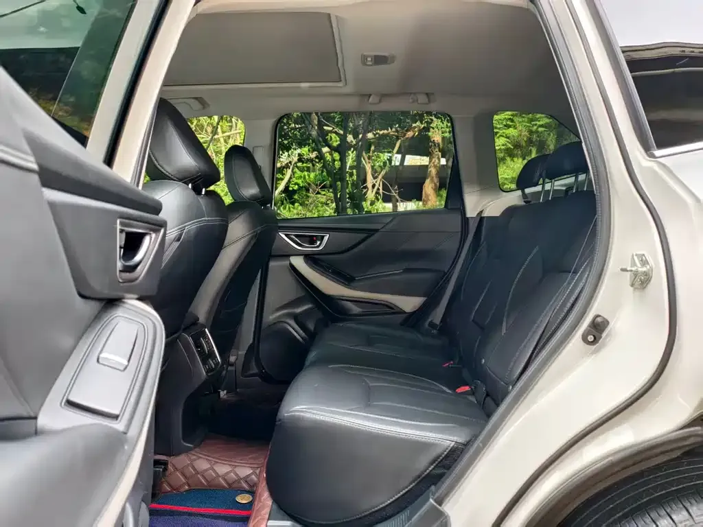 Subaru Forester — фото 8
