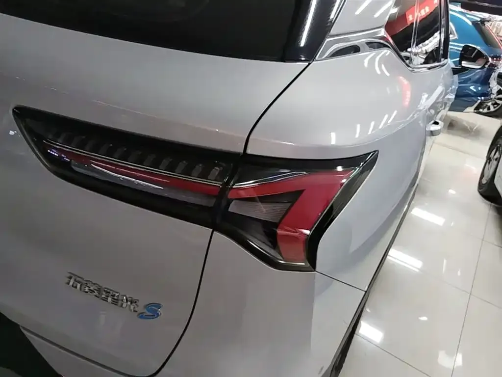 Wuling Xingguang S — фото 2