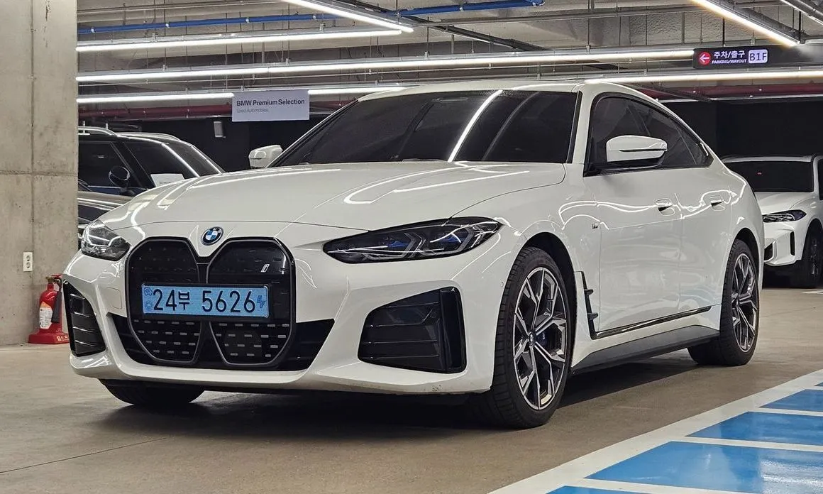 BMW i4