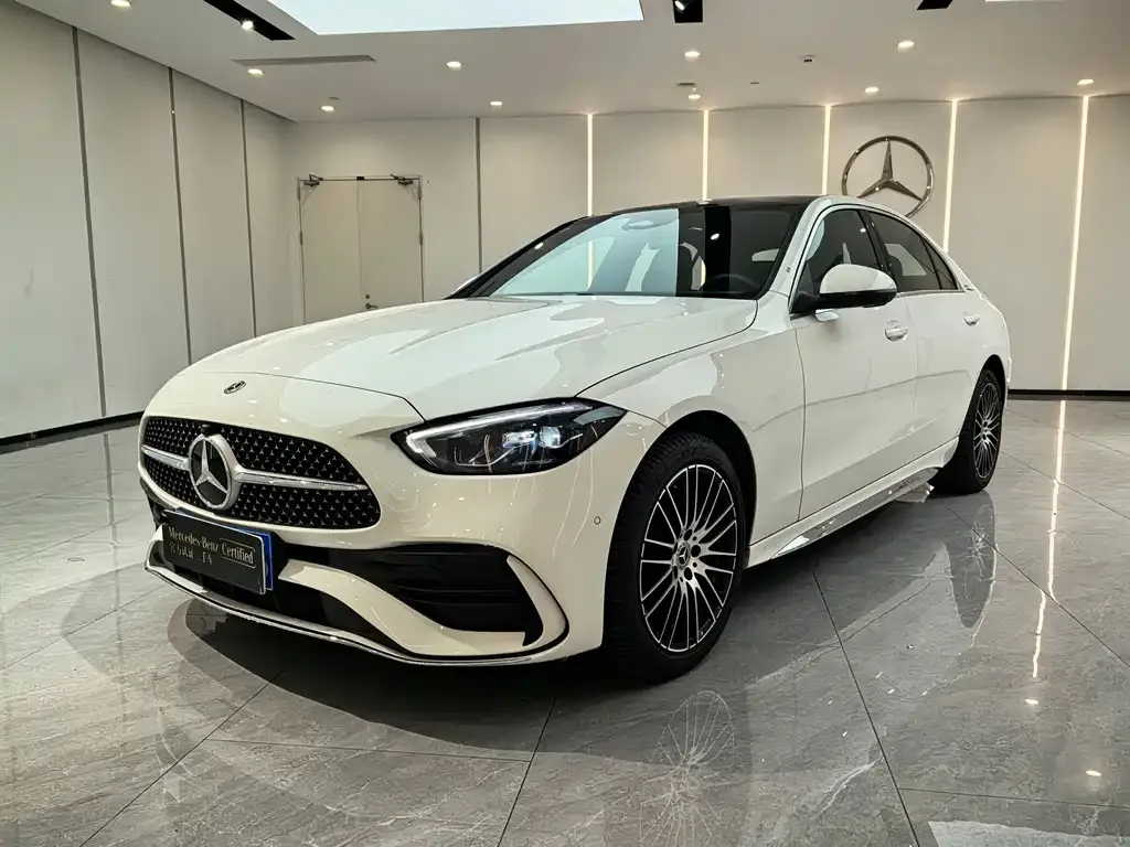 Mercedes-Benz C-Class — фото 1