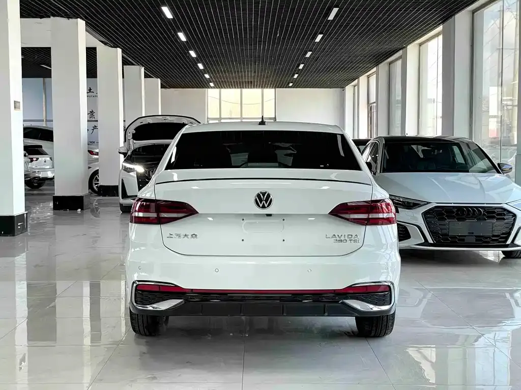 Volkswagen Lavida — фото 10