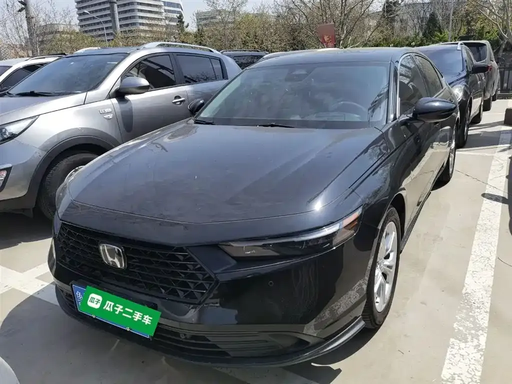 Honda Accord — фото 1