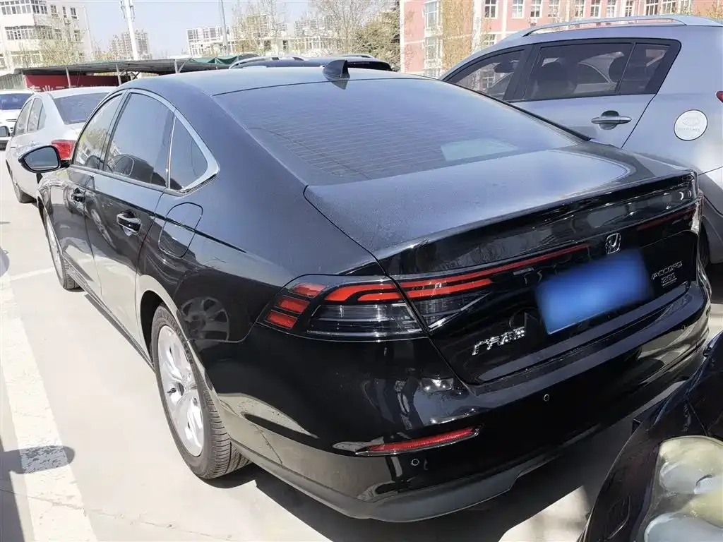 Honda Accord — фото 10
