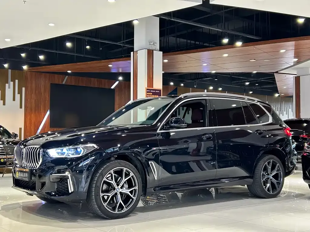BMW X5 — фото 1