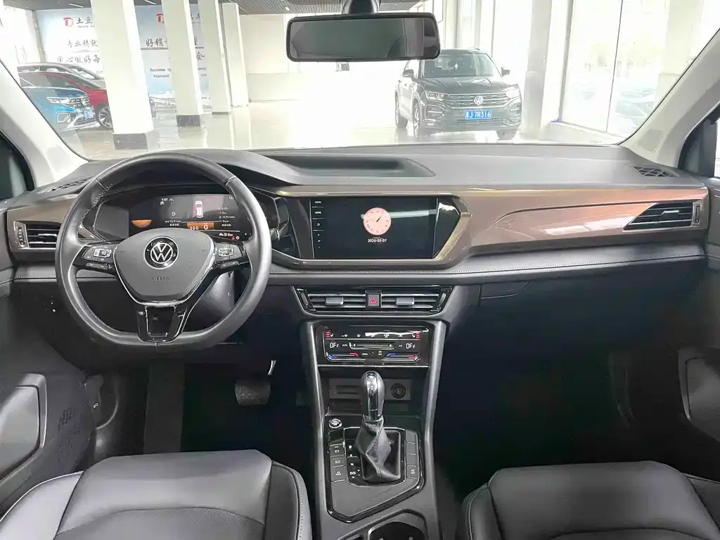 Volkswagen Tharu — фото 5