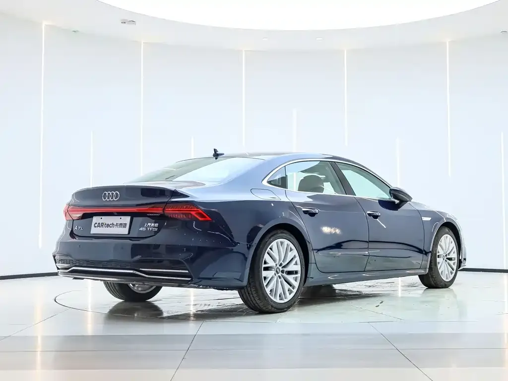 Audi A7L 2024 из CN, фото 3