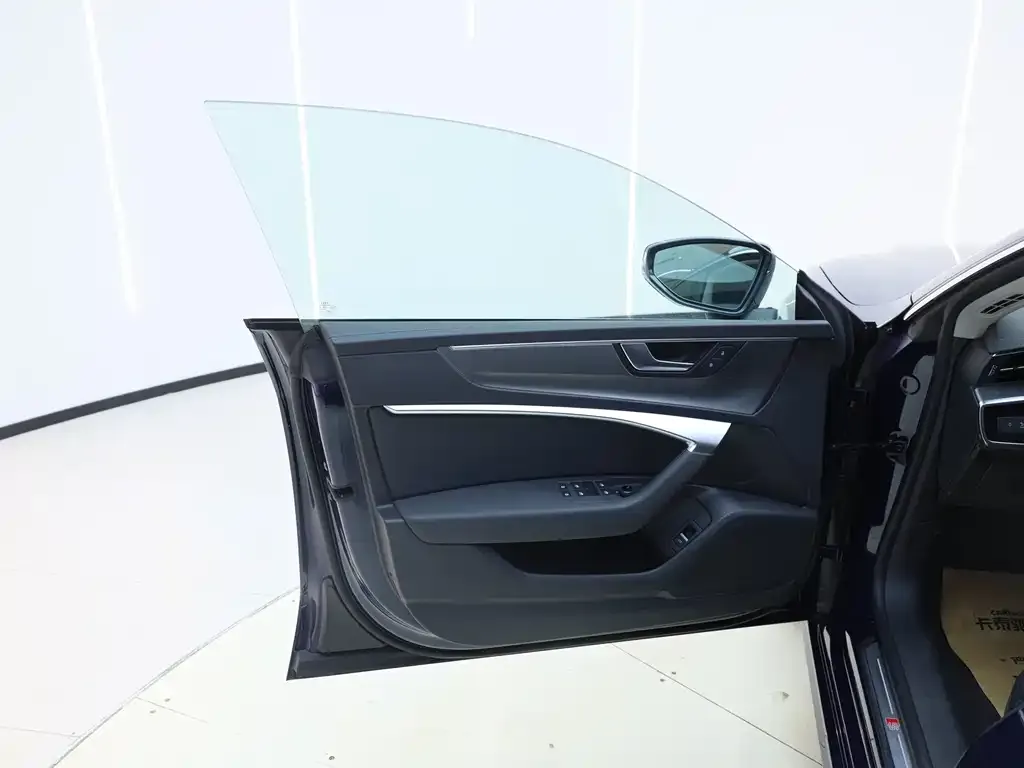 Audi A7L 2024 из CN, фото 4