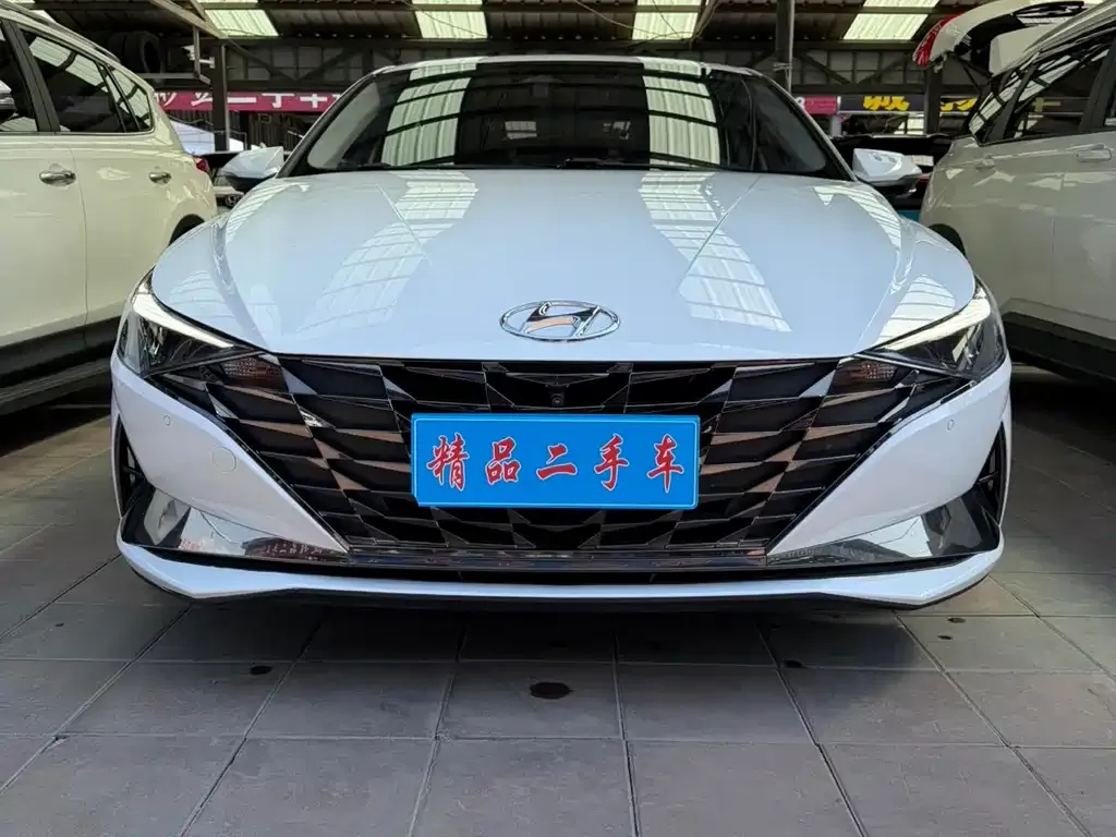 Hyundai Elantra — фото 10
