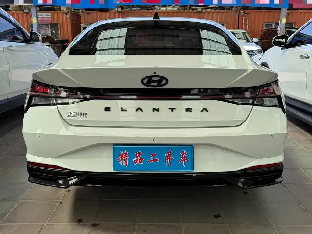 Hyundai Elantra — фото 8
