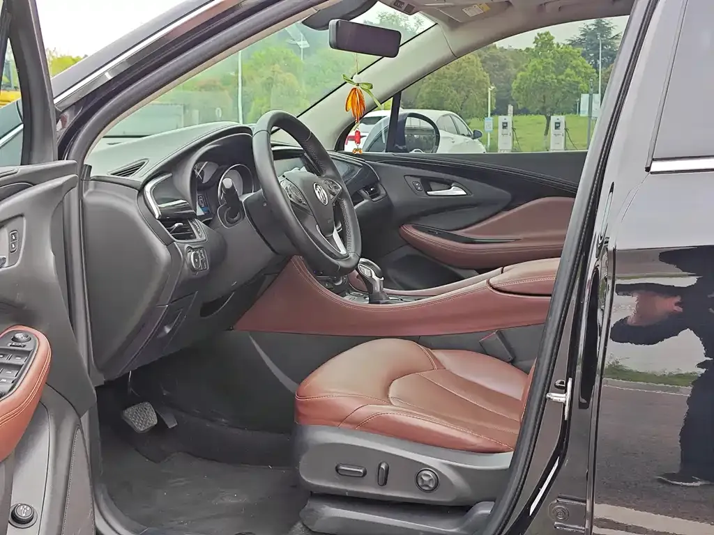 Buick Envision Plus — фото 4