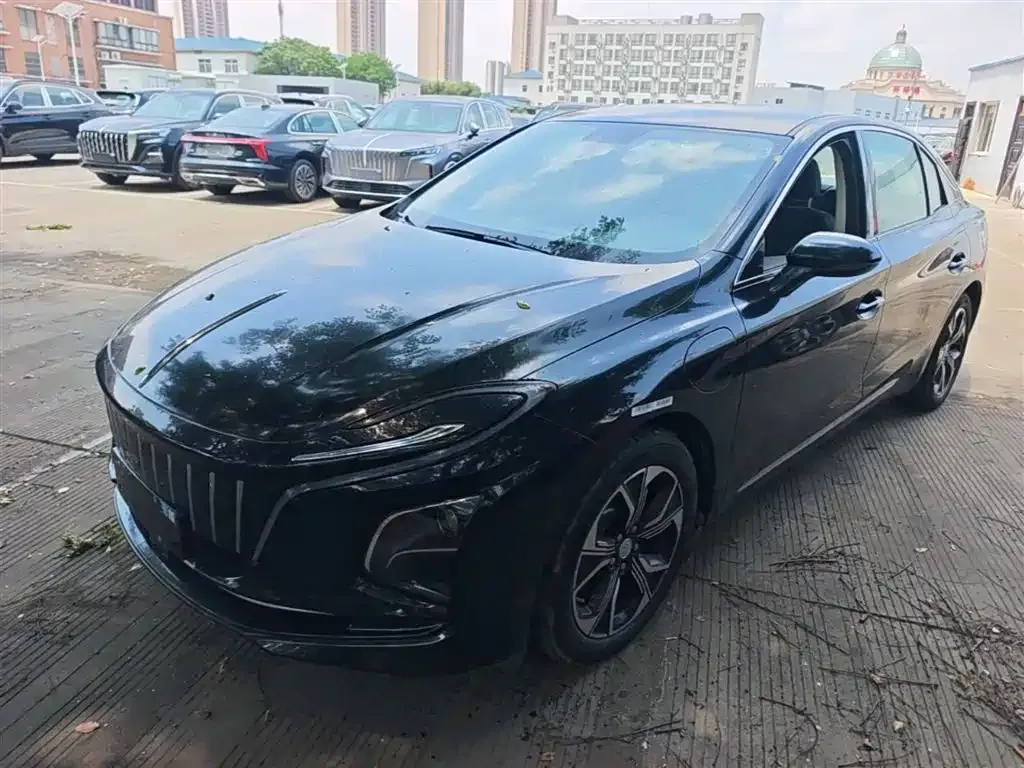 Hongqi E-QM5 — фото 1