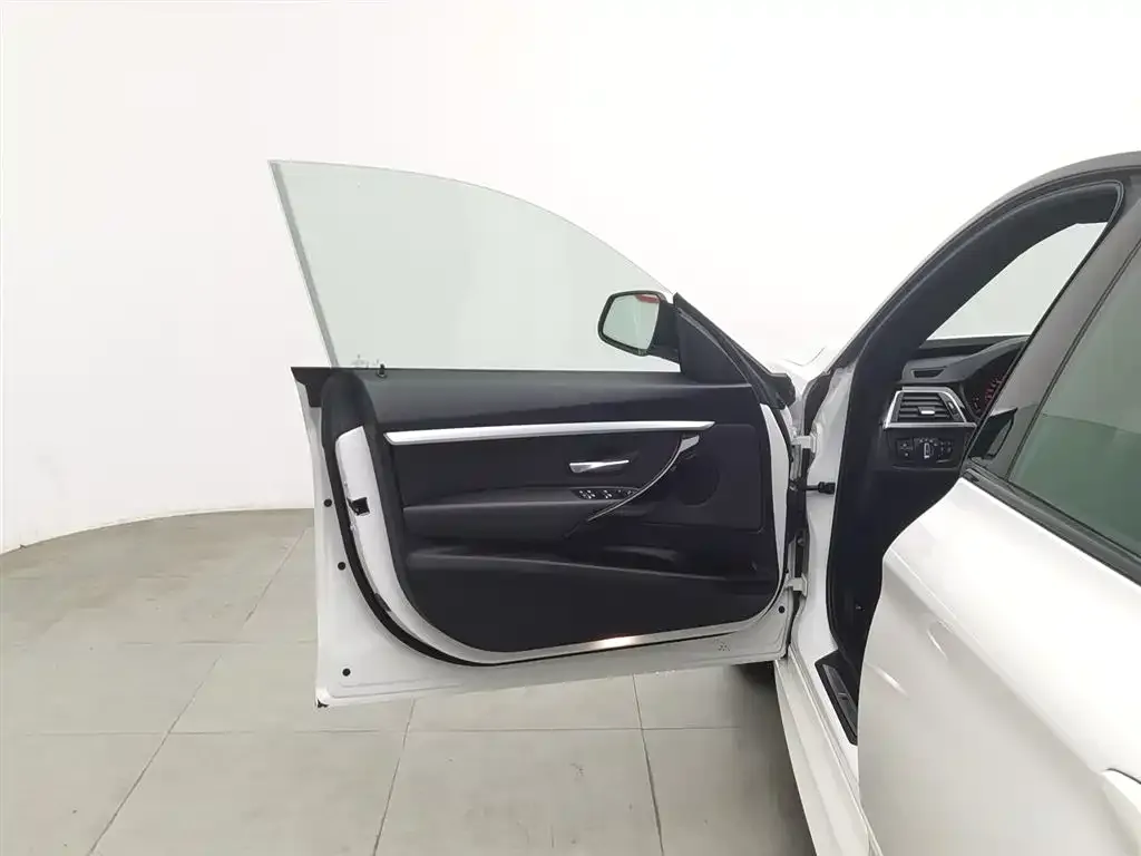 BMW 3 Series GT 2021 из CN, фото 8