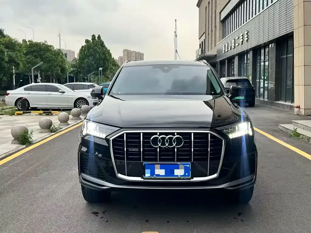 Audi Q7 — фото 2