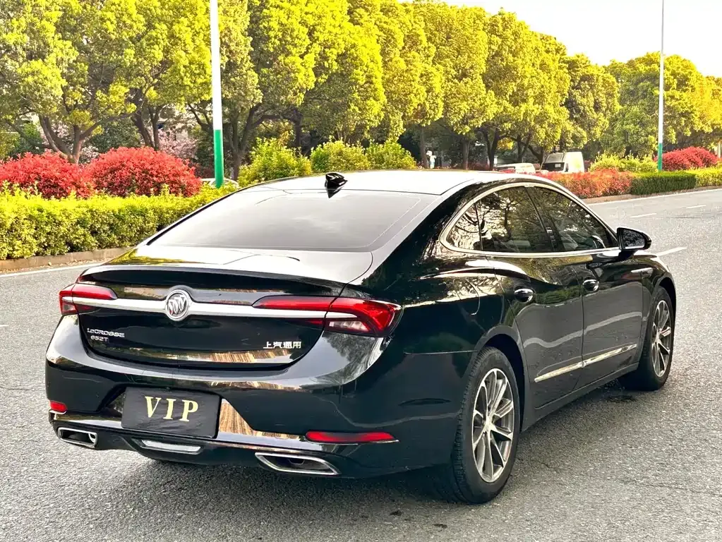 Buick LaCrosse — фото 10