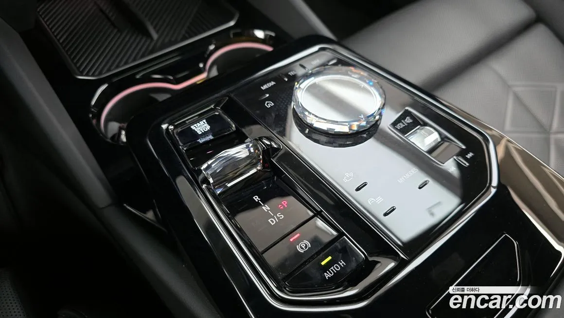 BMW 5-Series 2024 из KR, фото 10
