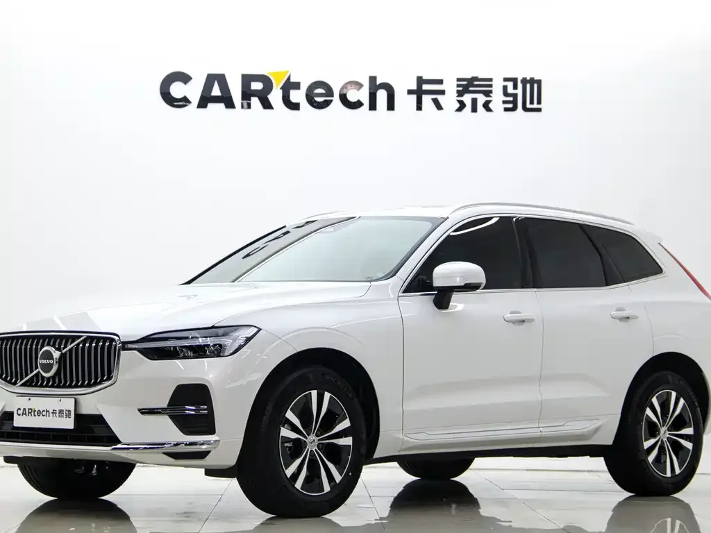 Volvo XC60 — фото 1