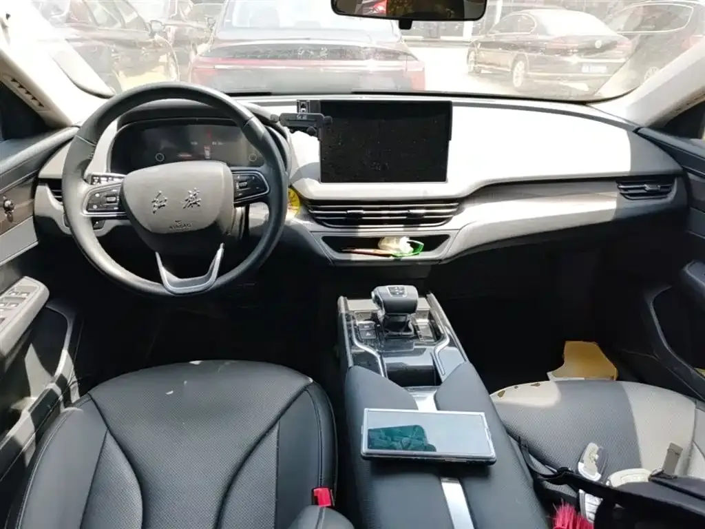 Hongqi E-QM5 2023 из CN, фото 10