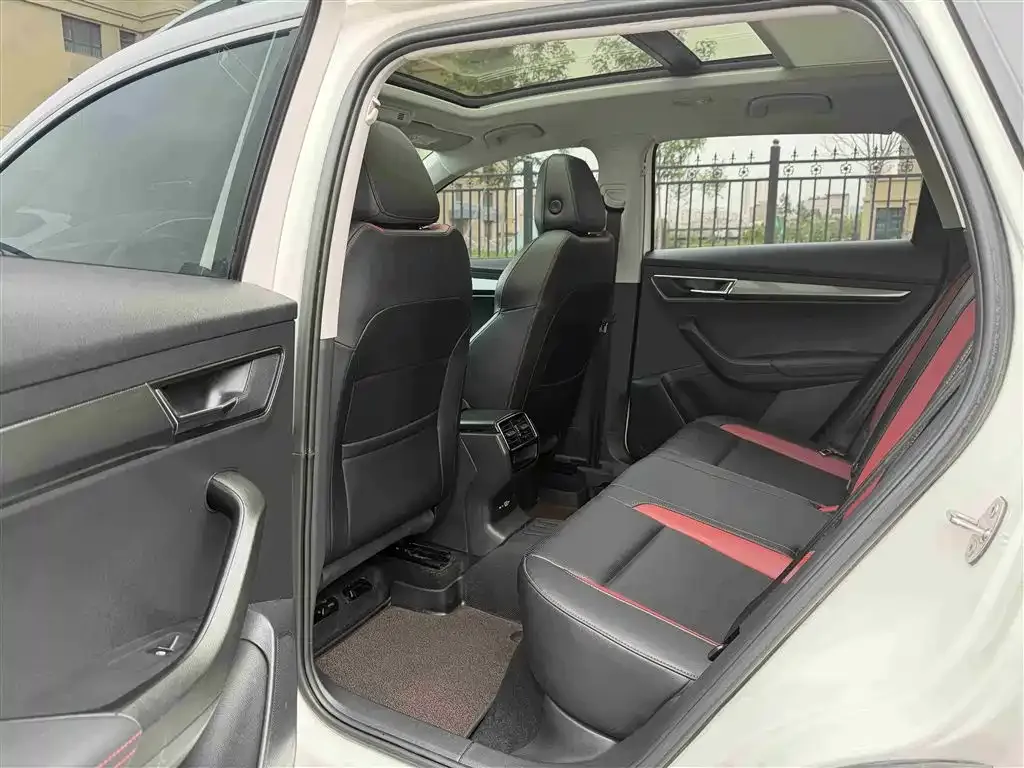 Skoda Karoq 2022 из CN, фото 3