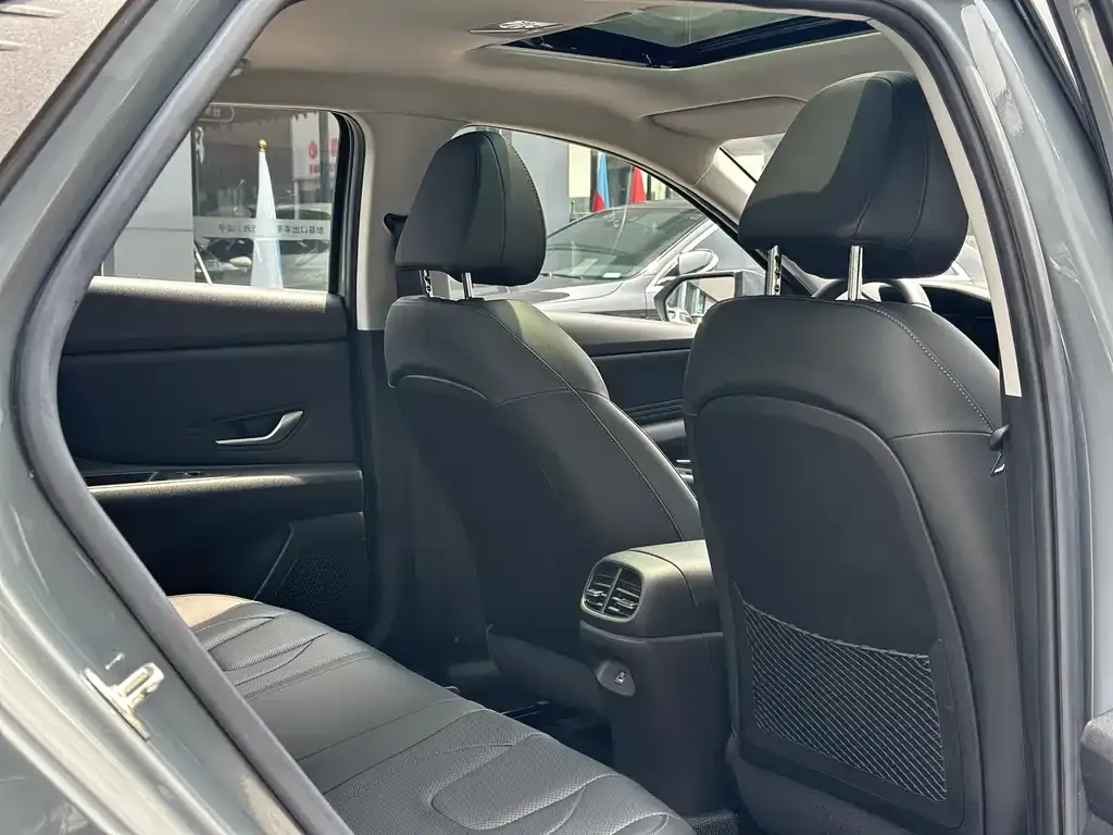 Hyundai Elantra 2022 из CN, фото 9