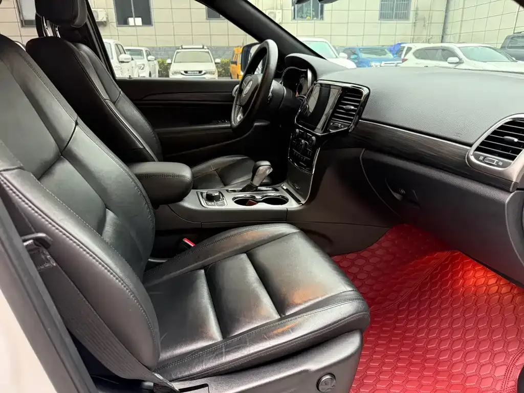 Jeep Grand Cherokee (Import) 2022 из CN, фото 9