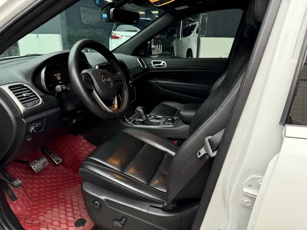 Jeep Grand Cherokee (Import) 2022 из CN, фото 5