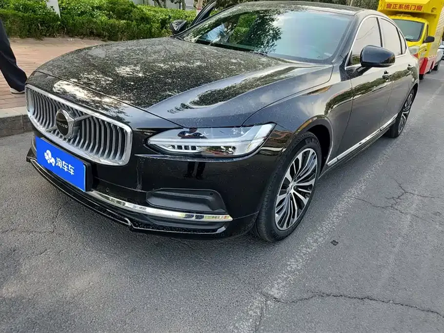 Volvo S90 — фото 1