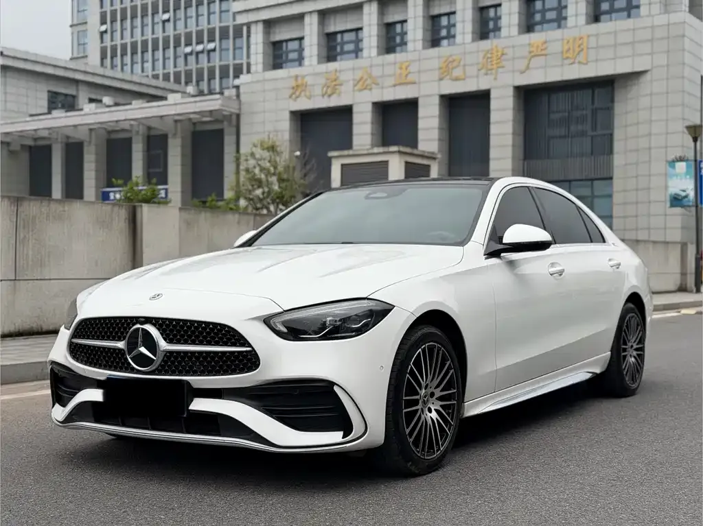 Mercedes-Benz C-Class — фото 1