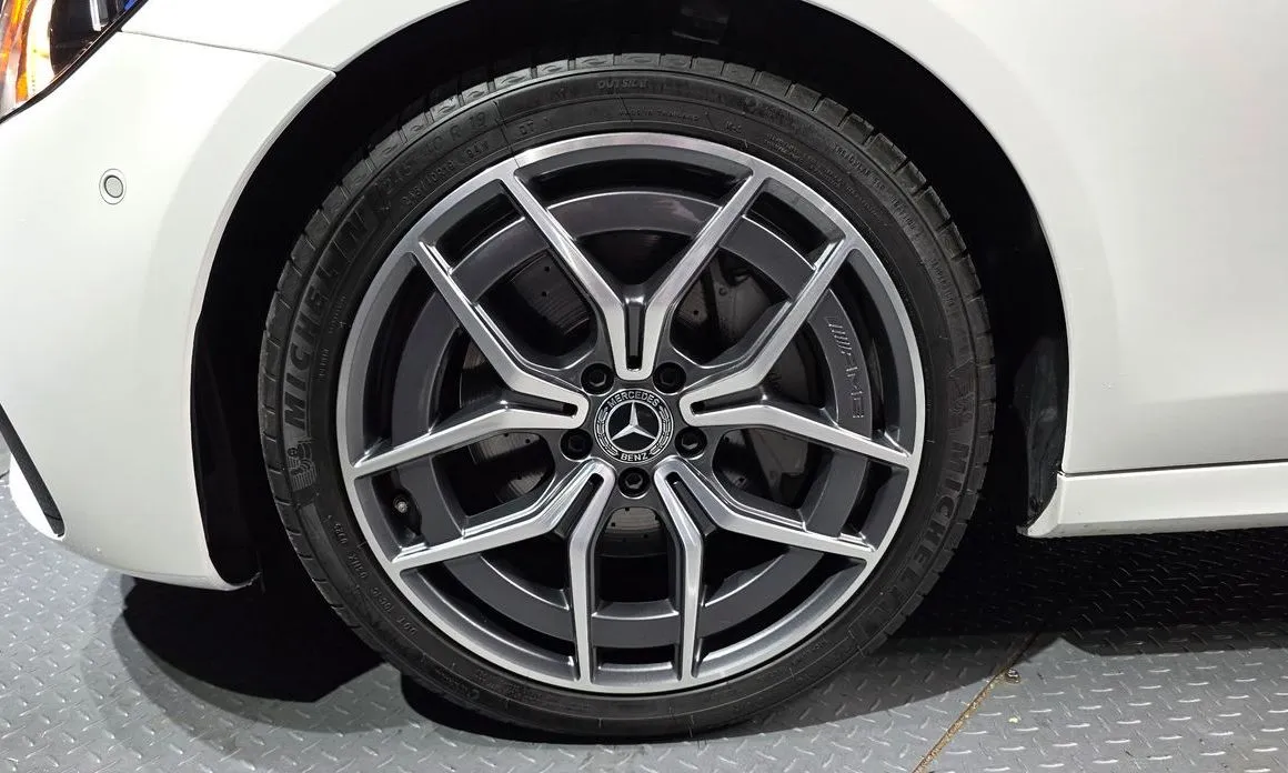 Mercedes-Benz E-Class 2021 из KR, фото 2
