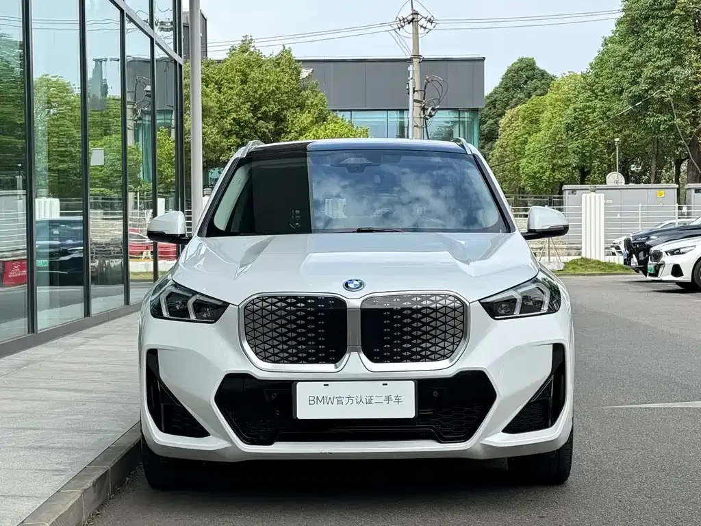 BMW iX1 2024 из CN, фото 7