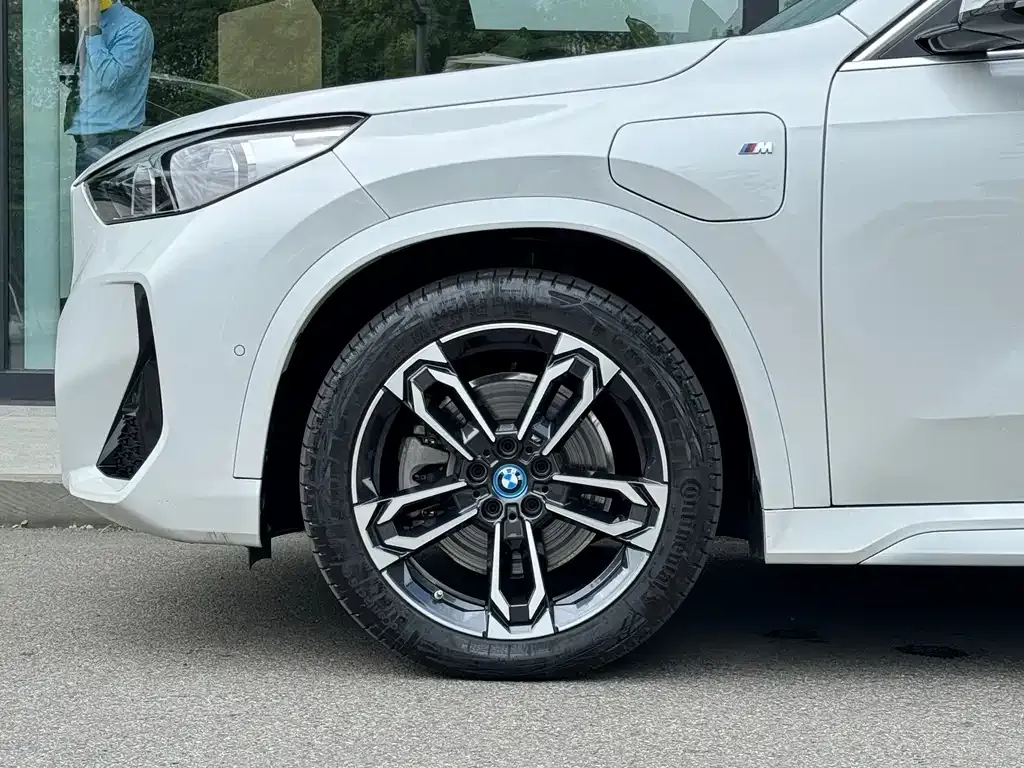 BMW iX1 2024 из CN, фото 4