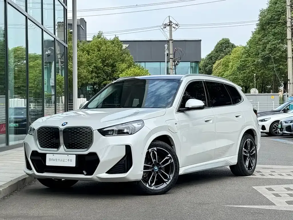 BMW iX1 2024 из CN, фото 9