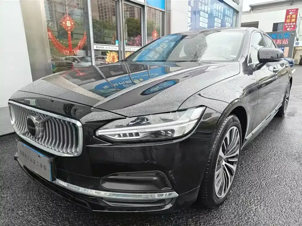 Volvo S90 — фото 1