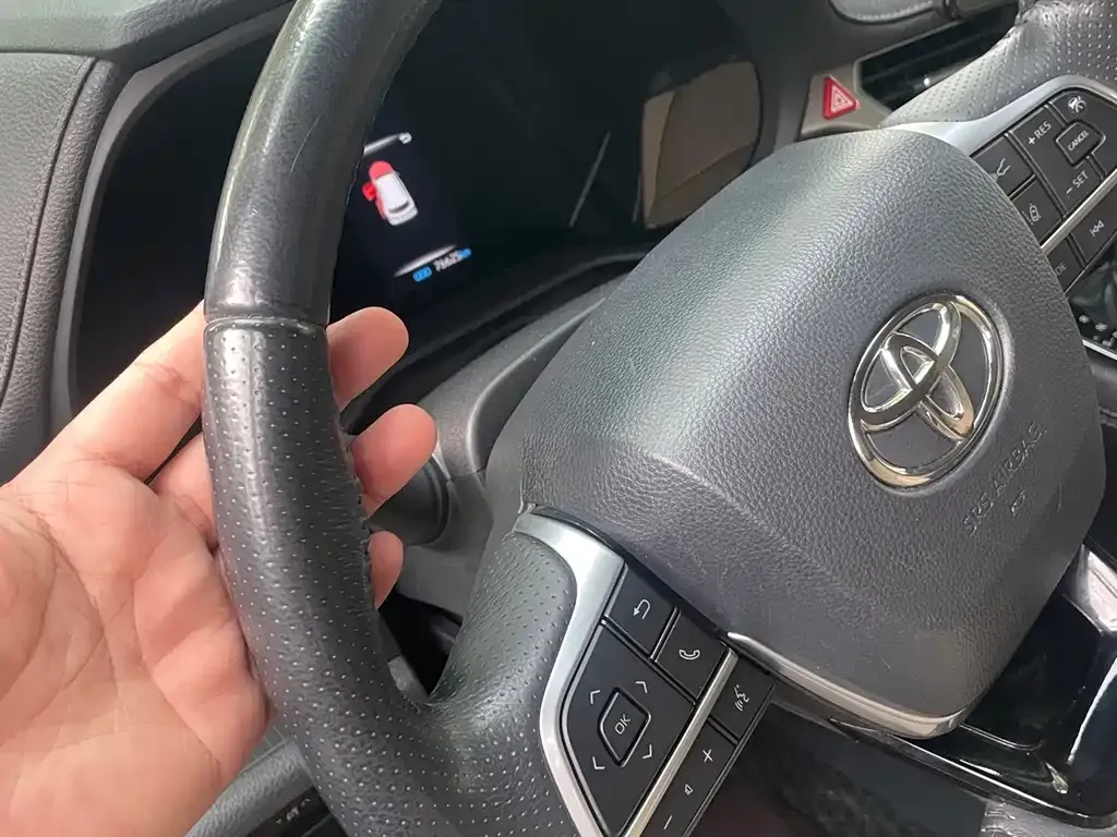 Toyota Sienna — фото 3