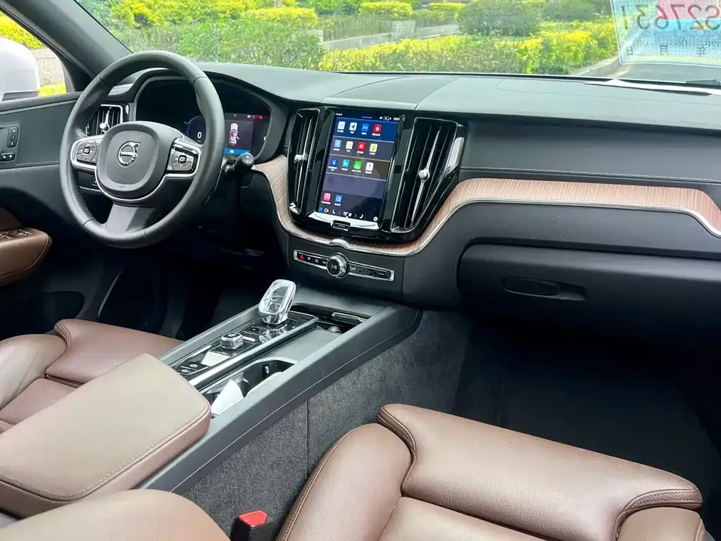 Volvo XC60 2023 из CN, фото 7